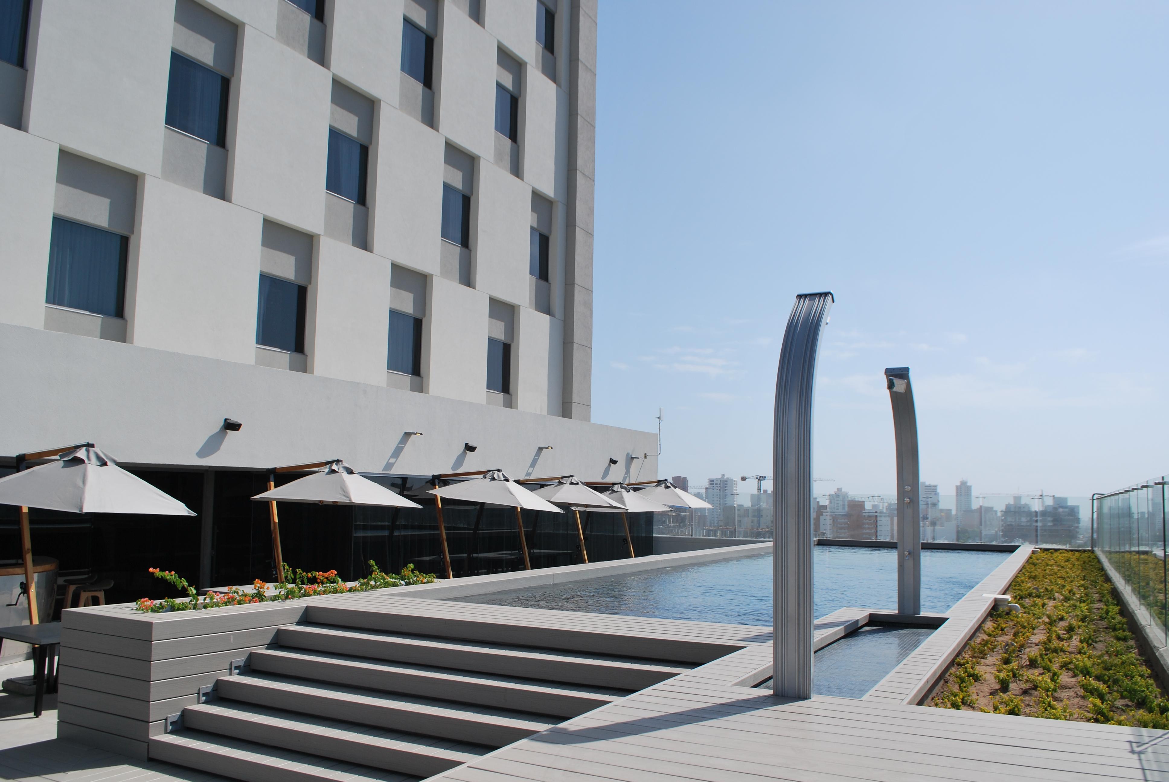 Hotel Movich Buro 51 Barranquilla  Exterior foto The pool at the hotel