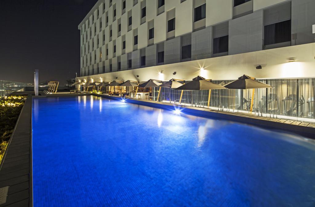 Hotel Movich Buro 51 Barranquilla  Exterior foto The pool at the hotel