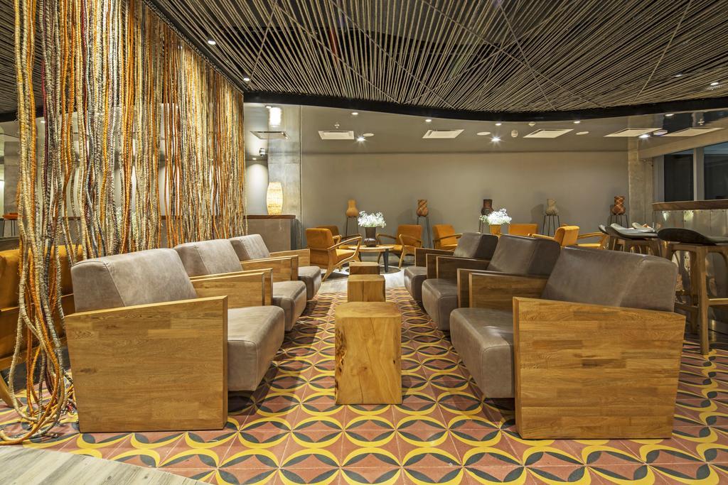 Hotel Movich Buro 51 Barranquilla  Exterior foto The lounge at the airport
