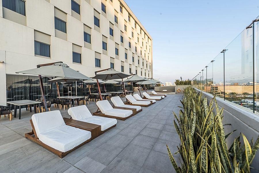 Hotel Movich Buro 51 Barranquilla  Exterior foto Rooftop pool at the Hilton Scottsdale Resort at the Peak
